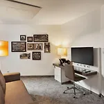 فندق إتش4