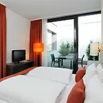 إتش4 فندق 4*