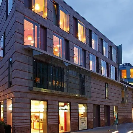 H4 Hotel 4*