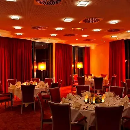 H4 Hotel 4*