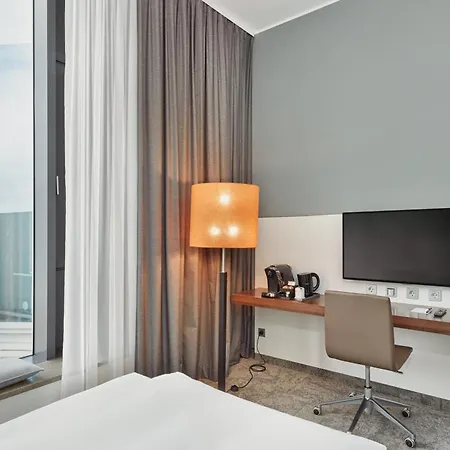 Hotel H4 4*