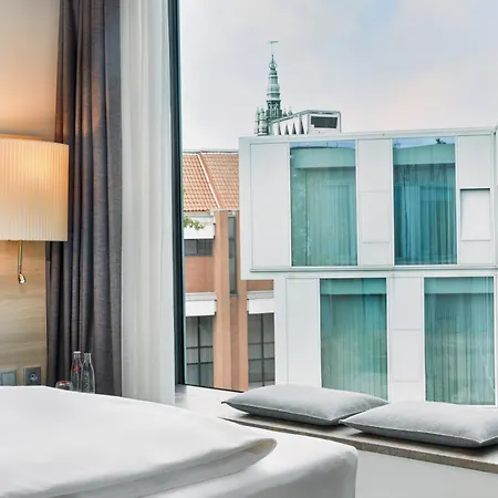 Hotel H4