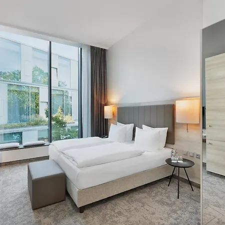 Hotel H4 4*