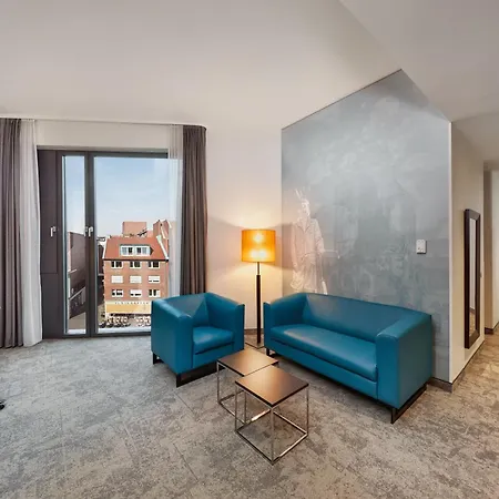 Hotel H4