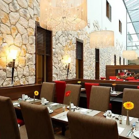H4 酒店 4*