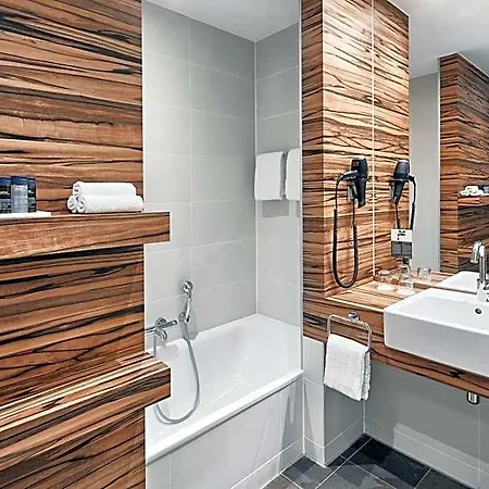 Hotel H4 4*
