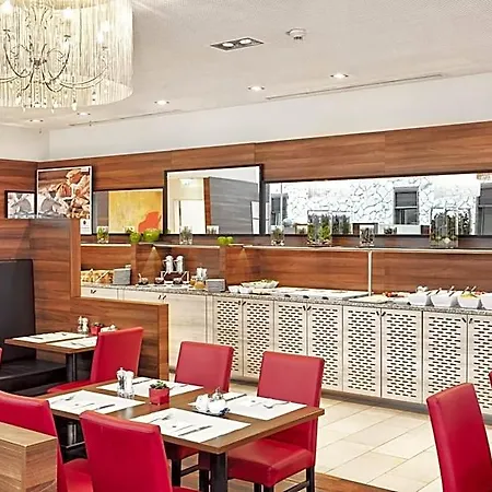Hotel H4 4*