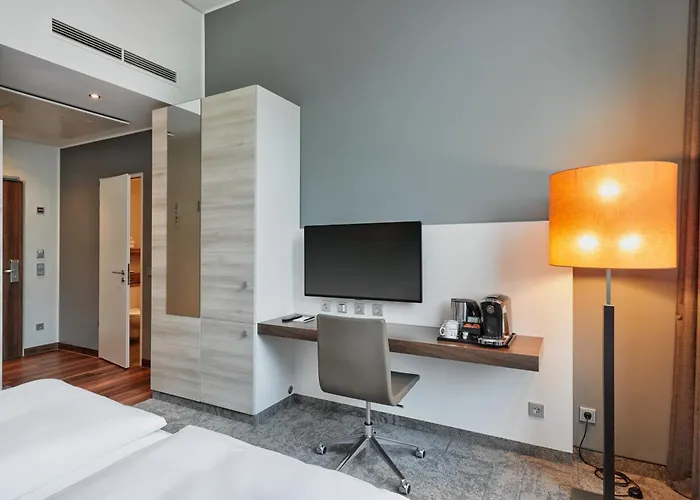 Ξενοδοχείο H4 4*