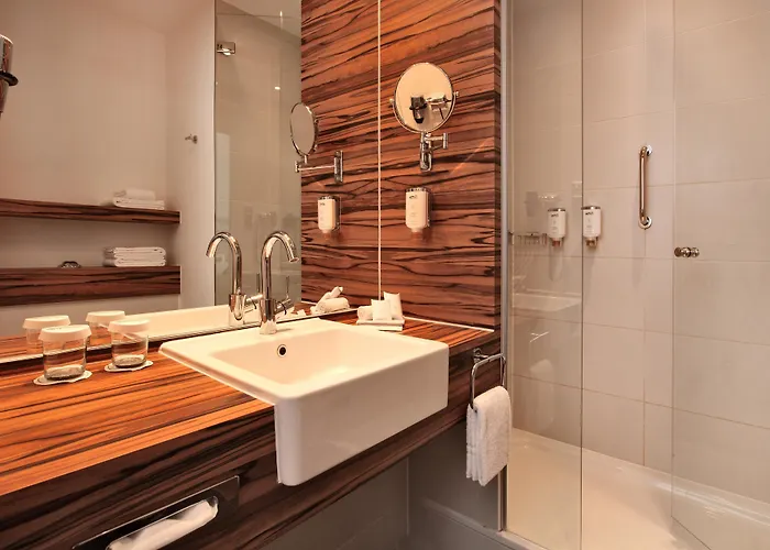 H4 Ξενοδοχείο